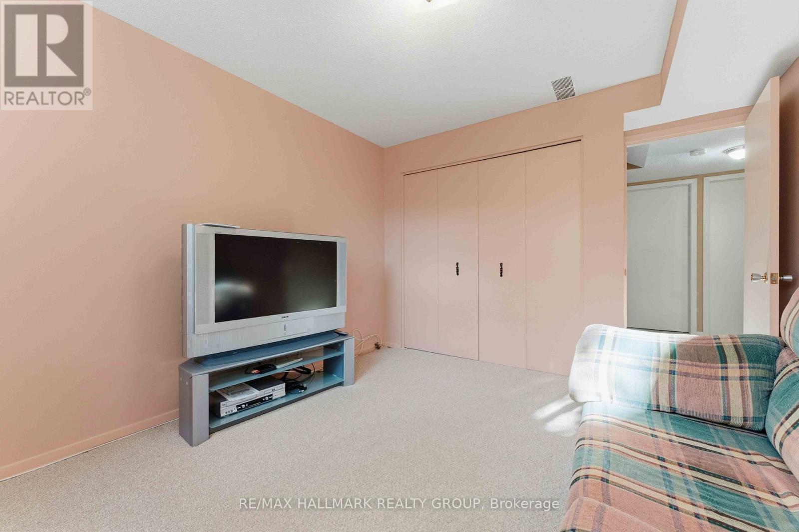 1886 Elmridge Drive, Ottawa, Ontario  K1J 6R7 - Photo 38 - X12496610