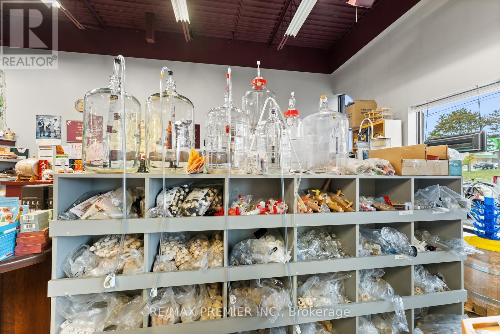 410 Speers Road, Oakville, Ontario  L6K 2G2 - Photo 8 - W12495720