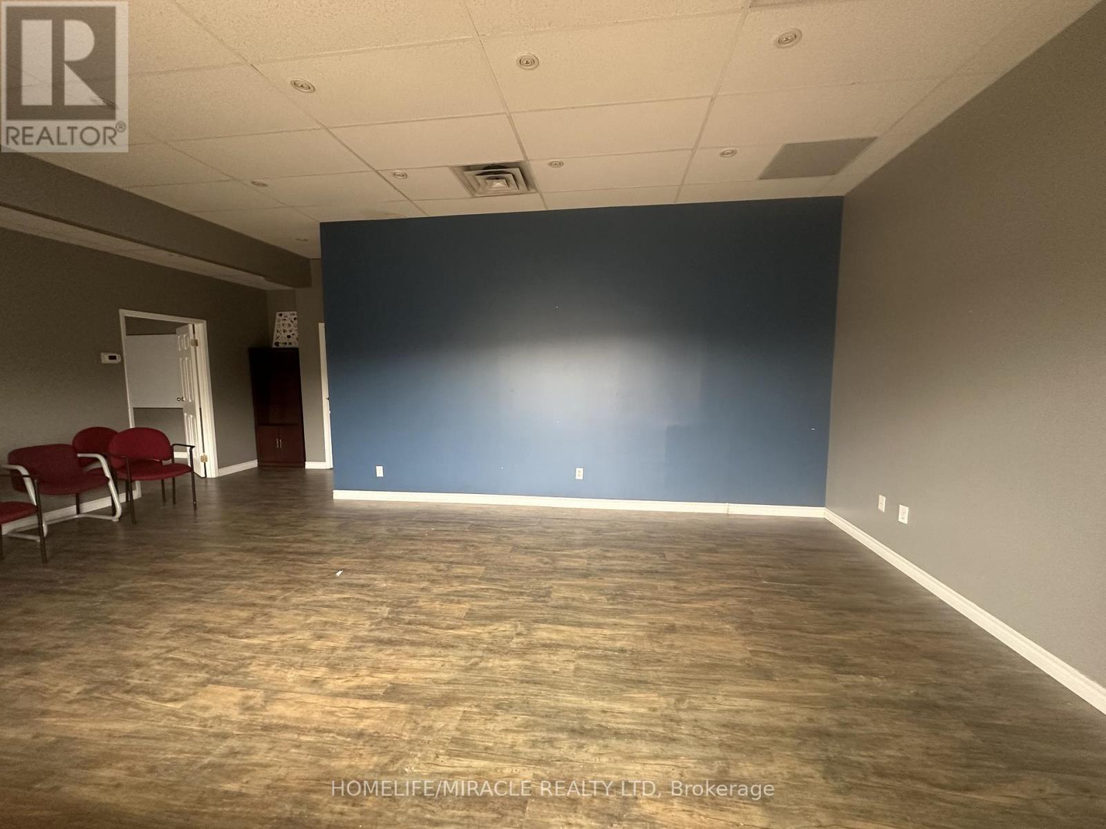 2 - 450 Westheights Drive, Kitchener, Ontario  N2N 2B9 - Photo 3 - X12494356