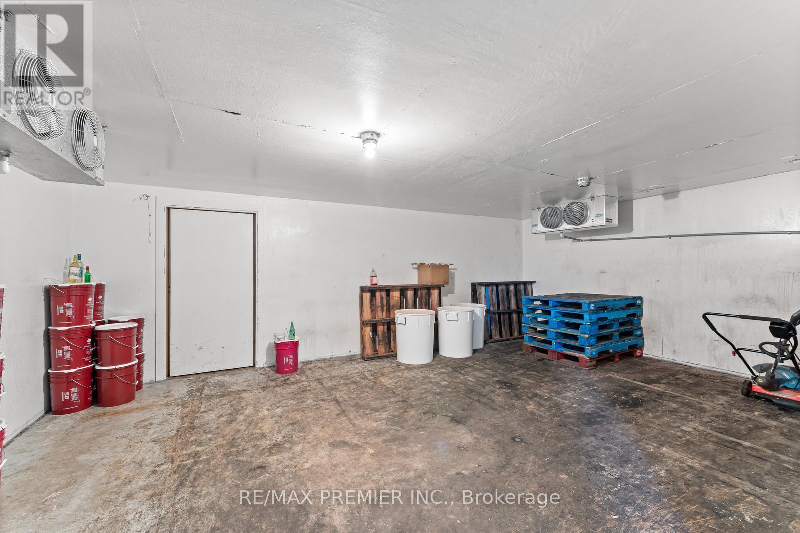 410 Speers Road, Oakville, Ontario  L6K 2G2 - Photo 13 - W12495720