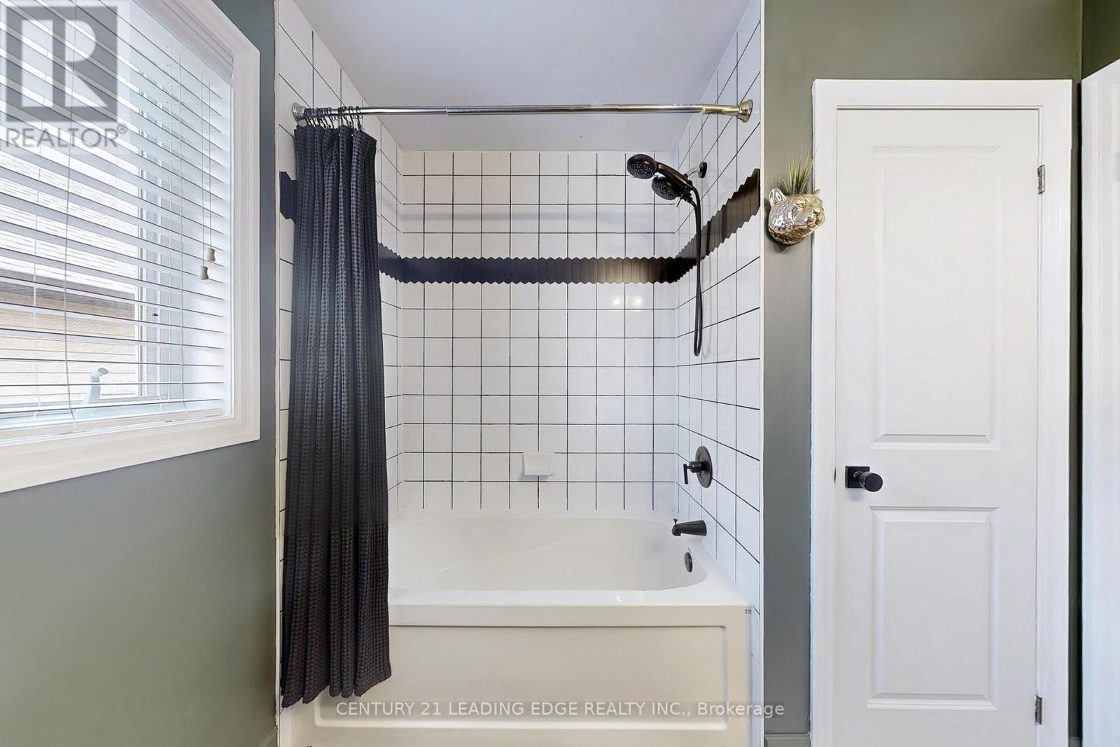 277 Watervale Crescent, Kitchener, Ontario  N2A 0G7 - Photo 29 - X12454833