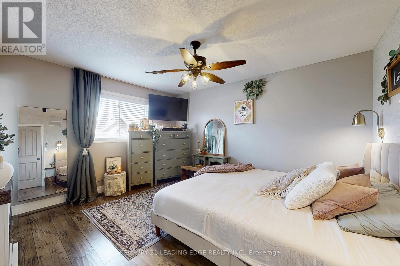 277 Watervale Crescent, Kitchener, Ontario  N2A 0G7 - Photo 15 - X12454833