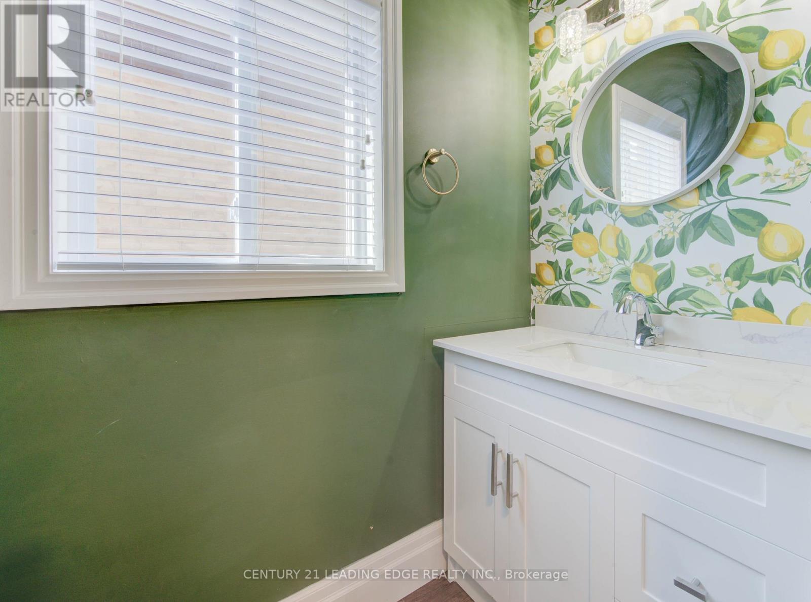 277 Watervale Crescent, Kitchener, Ontario  N2A 0G7 - Photo 12 - X12454833