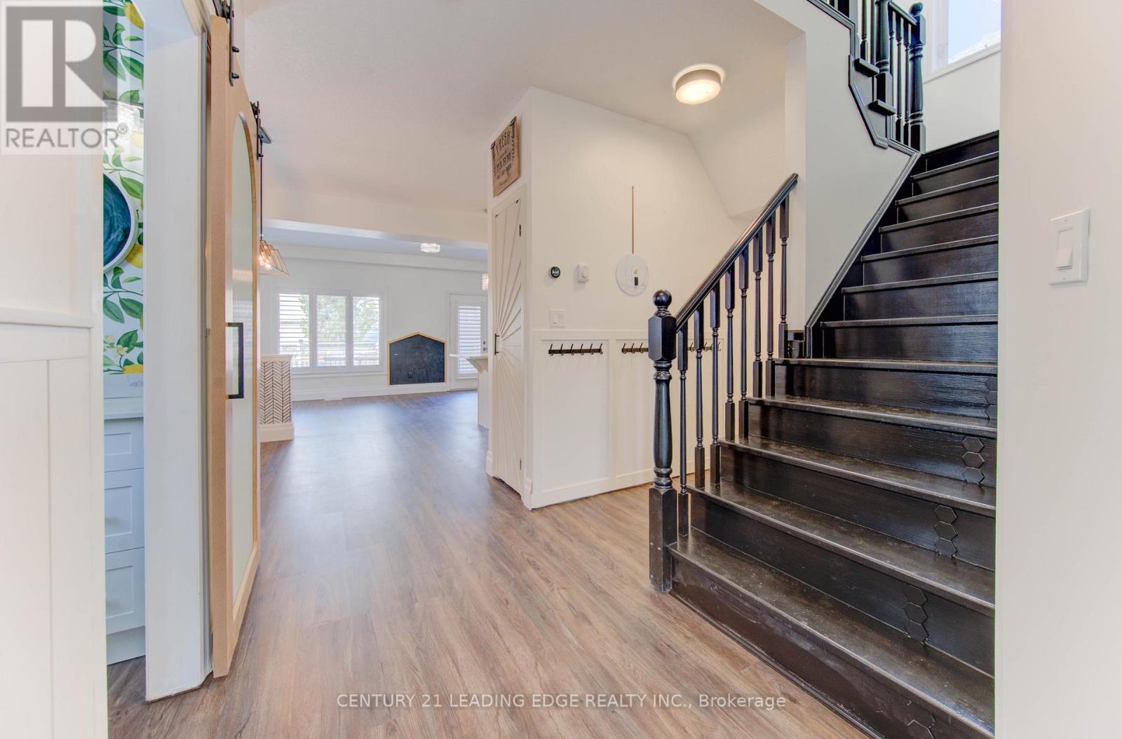 277 Watervale Crescent, Kitchener, Ontario  N2A 0G7 - Photo 4 - X12454833