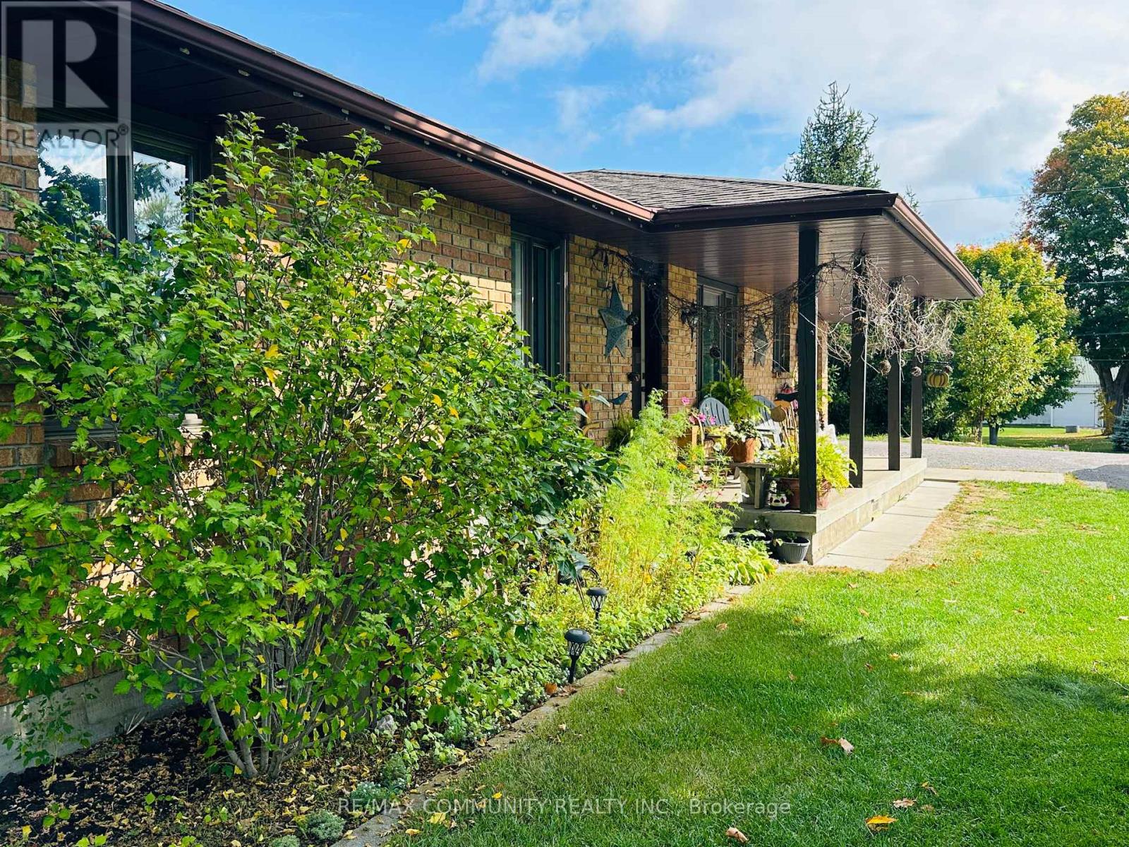 214 Helyer Road, Quinte West, Ontario  K8V 5P4 - Photo 3 - X12490744