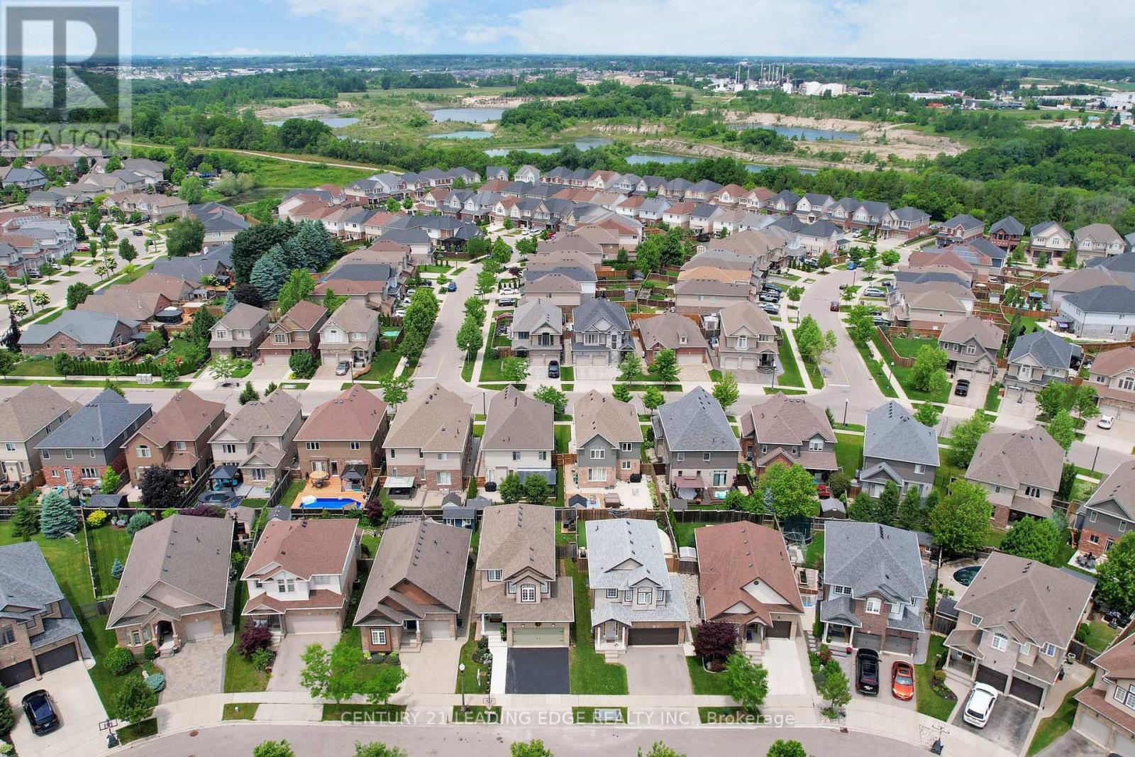 277 Watervale Crescent, Kitchener, Ontario  N2A 0G7 - Photo 36 - X12454833