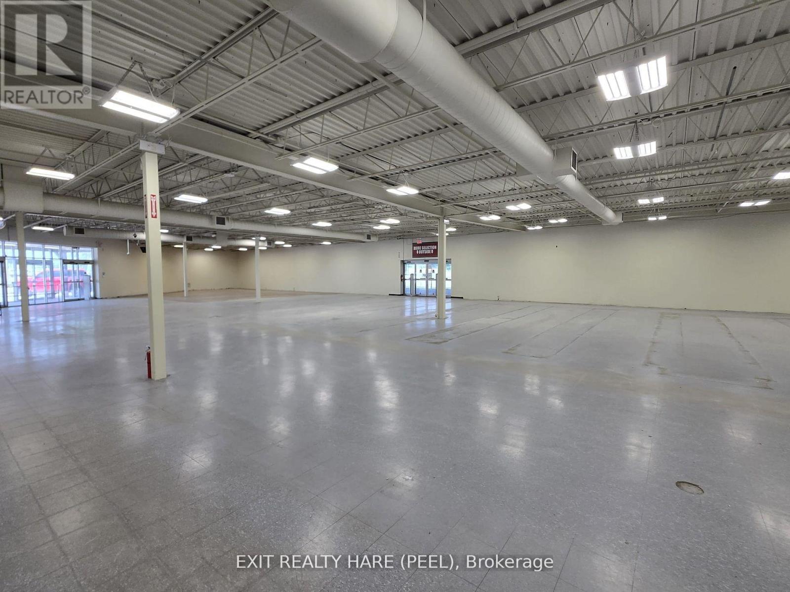 1780 Wharncliffe Road S, London South, Ontario  N6L 1K1 - Photo 3 - X12496248