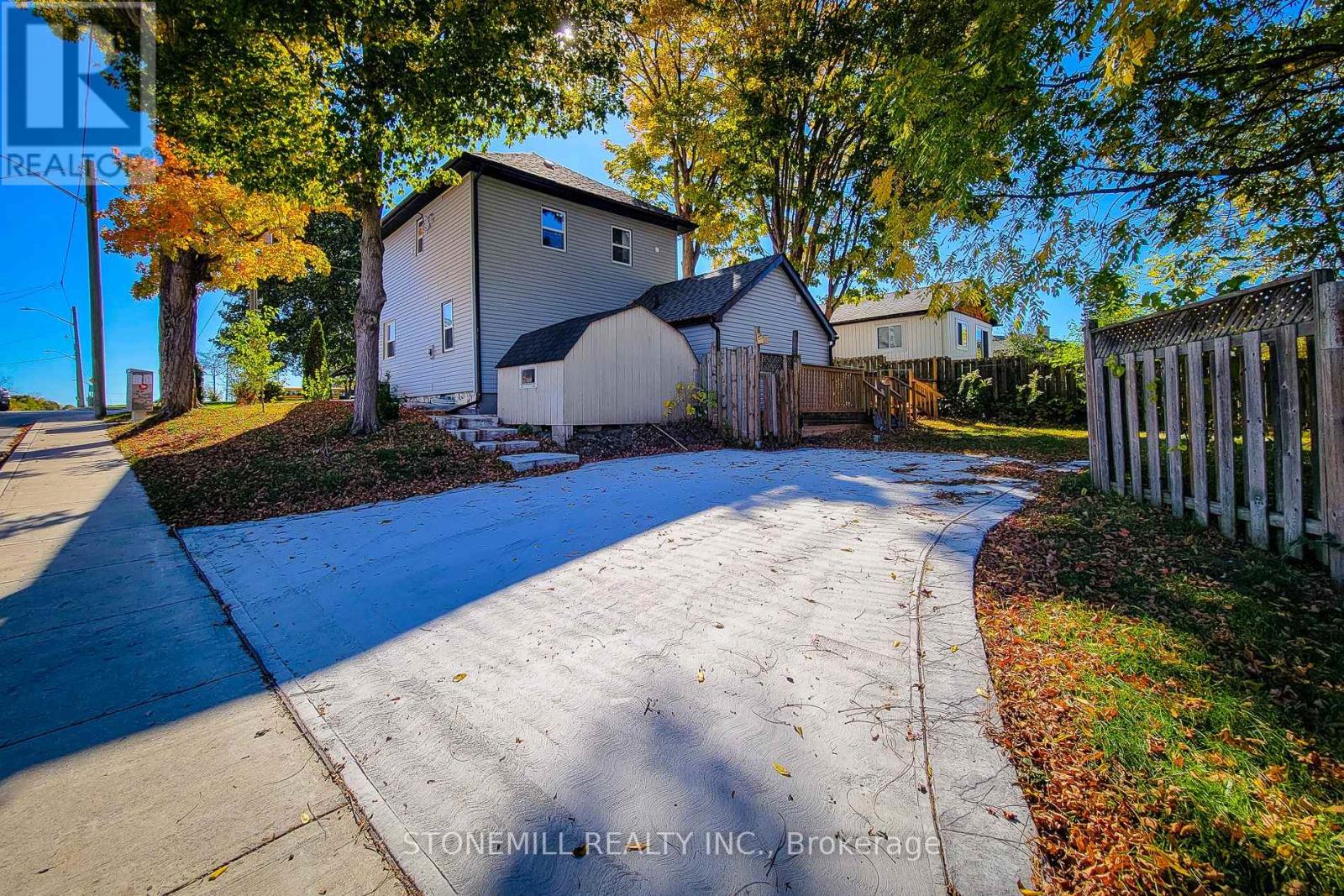 727 College Avenue, Woodstock, Ontario  N4S 2C7 - Photo 17 - X12496362