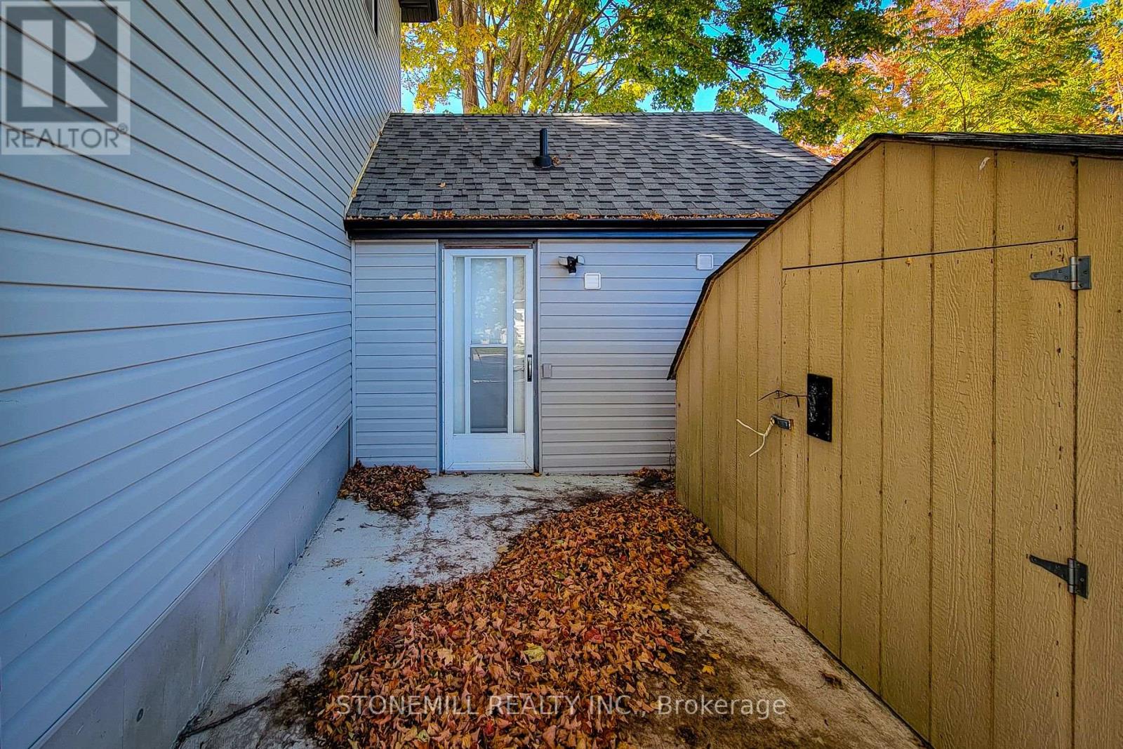 727 College Avenue, Woodstock, Ontario  N4S 2C7 - Photo 19 - X12496362
