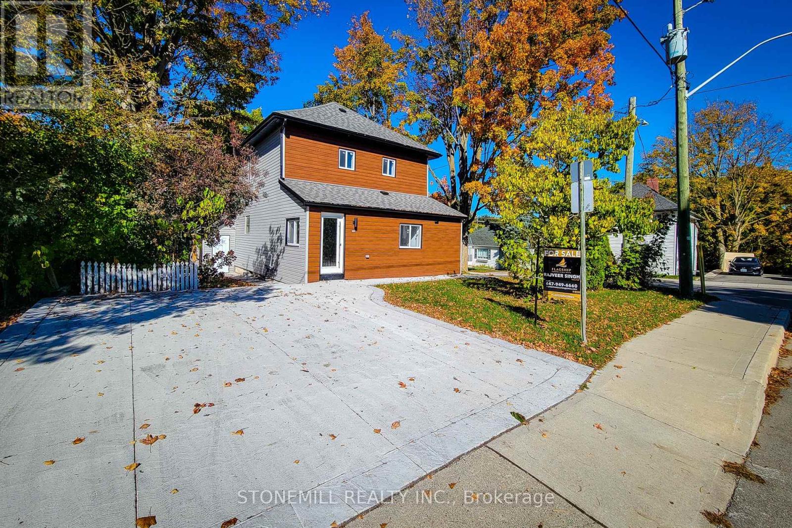 727 College Avenue, Woodstock, Ontario  N4S 2C7 - Photo 2 - X12496362