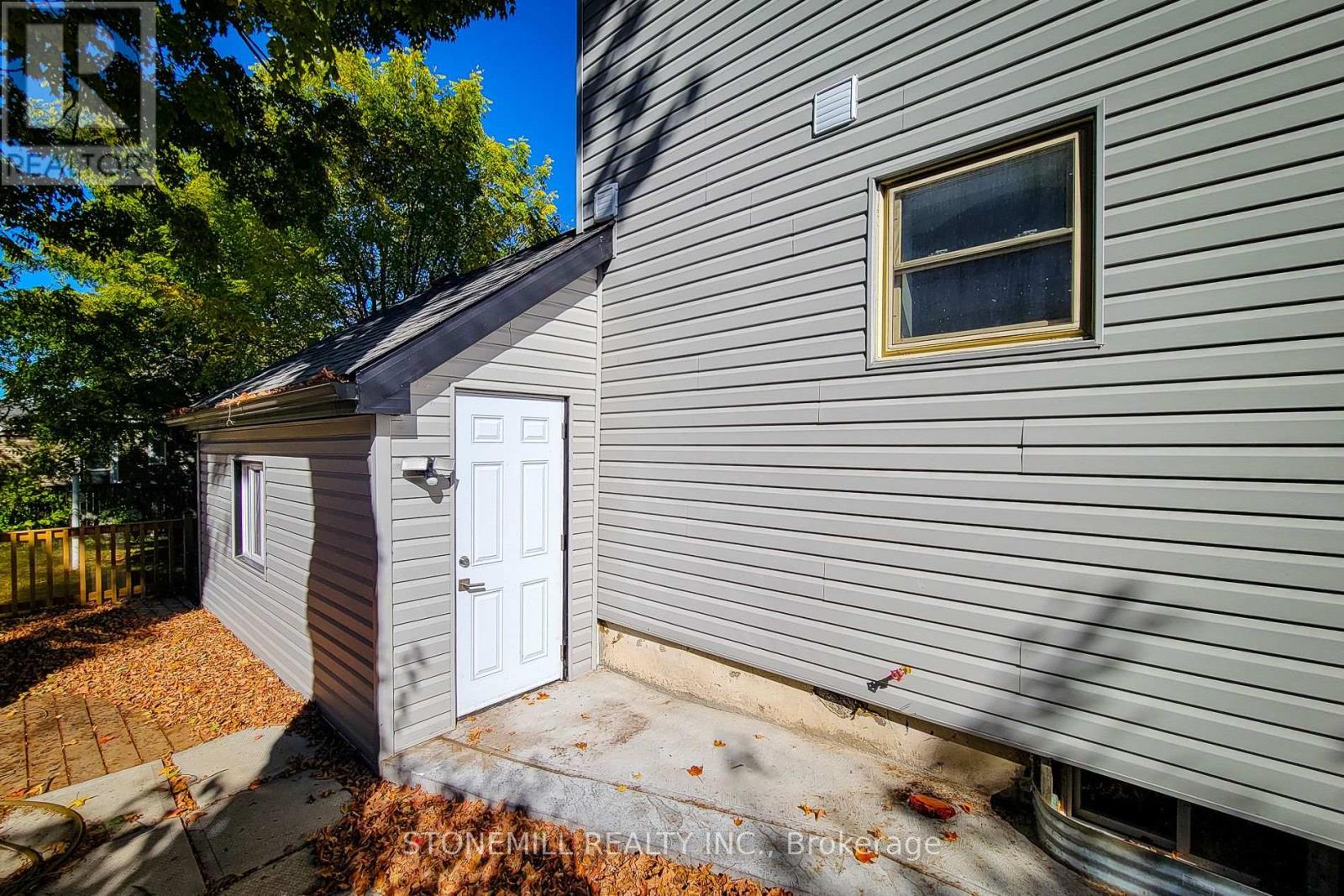 727 College Avenue, Woodstock, Ontario  N4S 2C7 - Photo 42 - X12496362