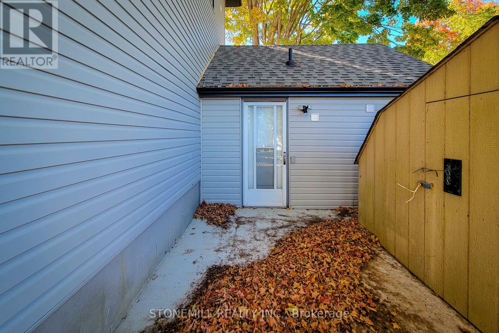 727 College Avenue, Woodstock, Ontario  N4S 2C7 - Photo 46 - X12496362