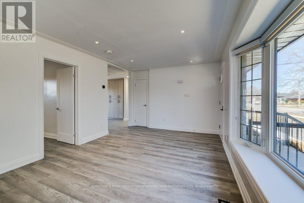 88 Woodhaven Road, Kitchener, Ontario  N2C 1V1 - Photo 7 - X12496388