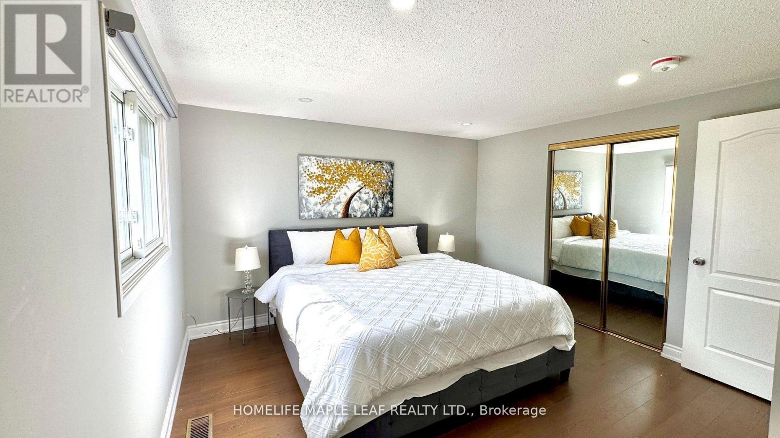 42 Newbury Drive, Kitchener, Ontario  N2N 2X6 - Photo 24 - X12496414