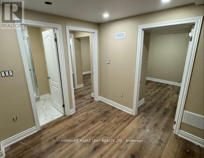 42 Newbury Drive, Kitchener, Ontario  N2N 2X6 - Photo 35 - X12496414