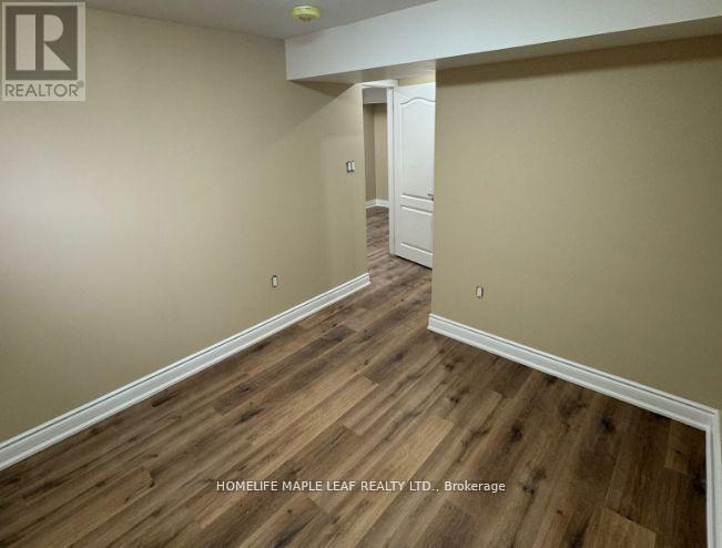 42 Newbury Drive, Kitchener, Ontario  N2N 2X6 - Photo 37 - X12496414