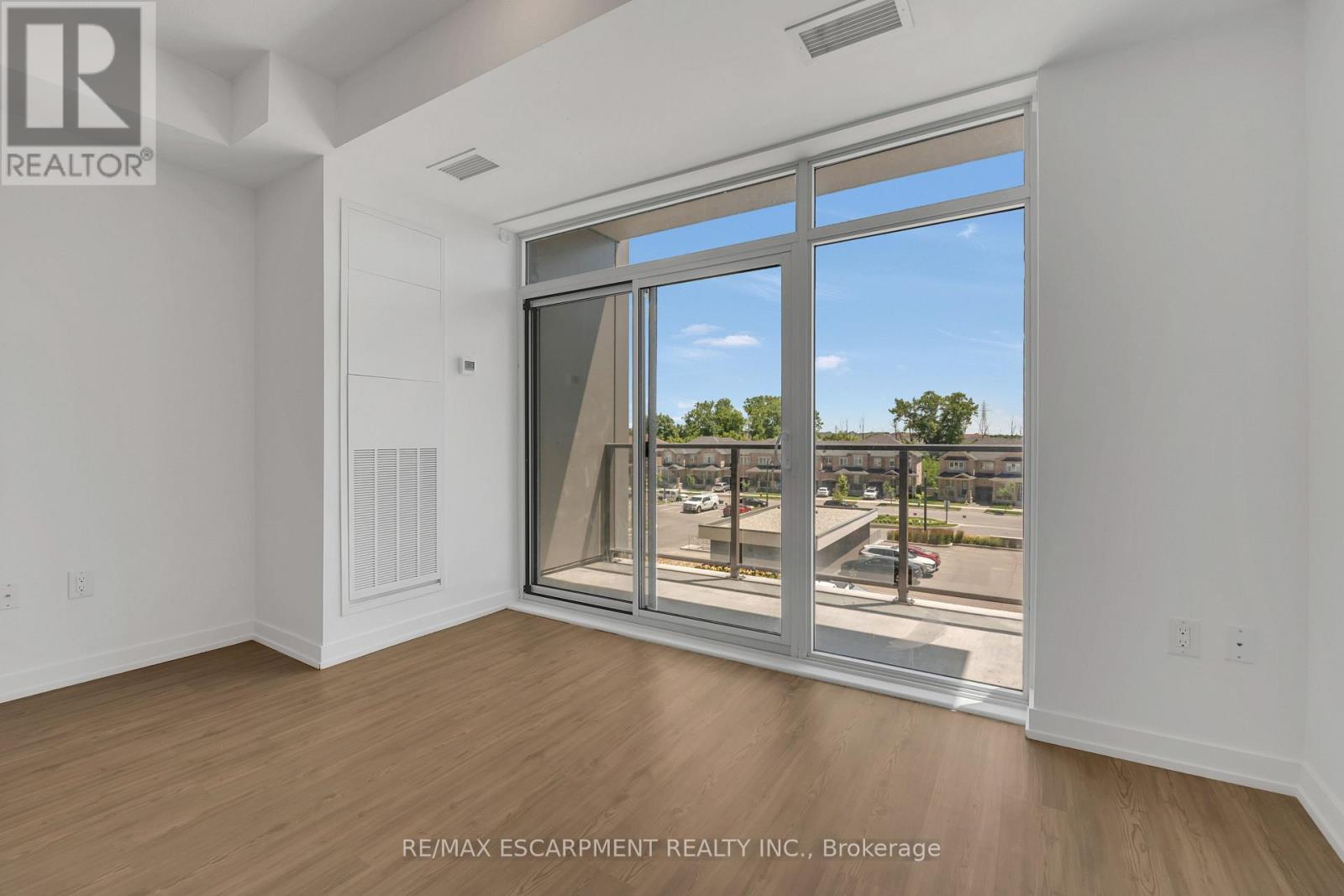 319 - 450 Dundas Street, Hamilton, Ontario  L8B 1Z2 - Photo 12 - X12496420