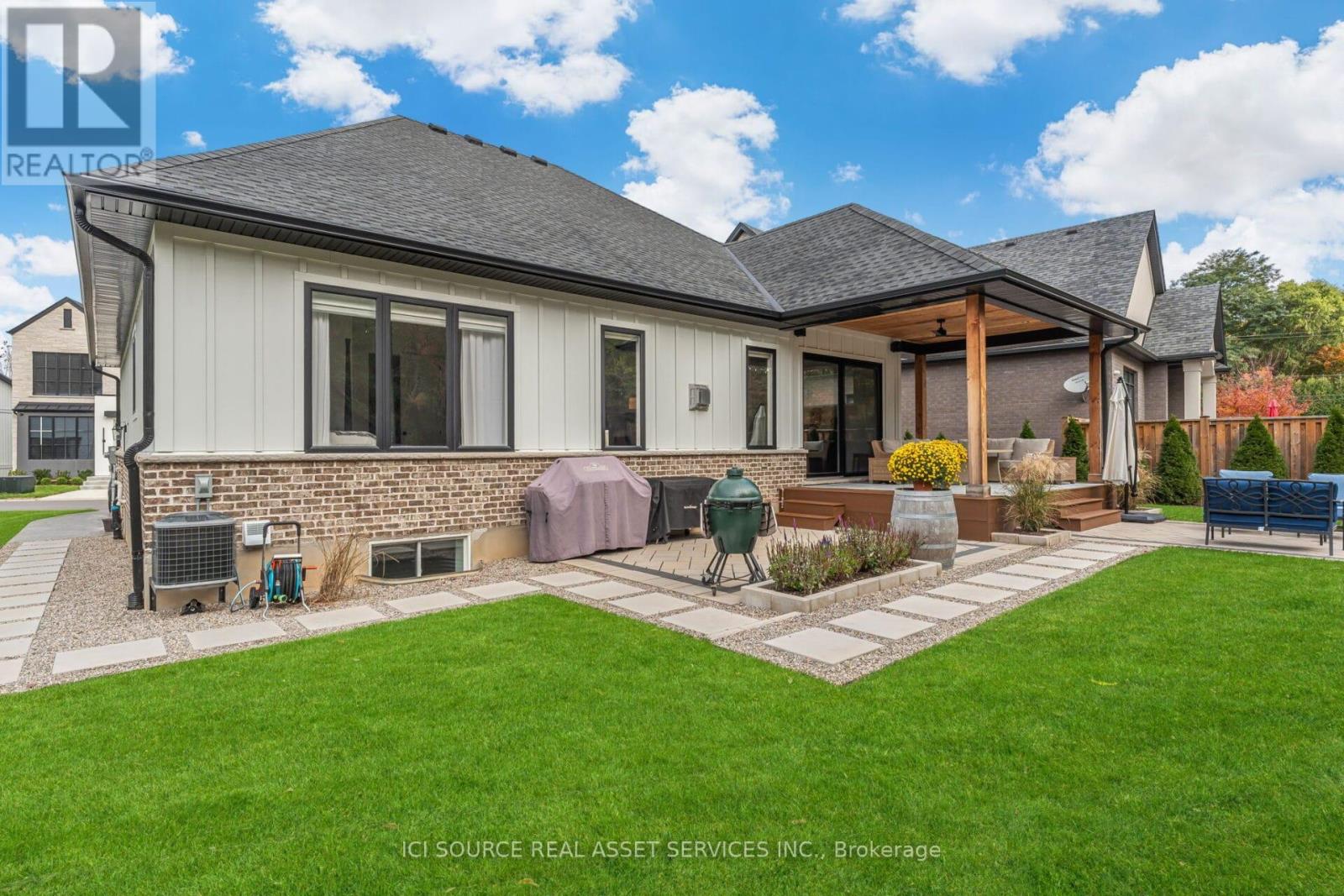 7 Fedorkow Lane, Niagara-On-The-Lake, Ontario  L0S 1J1 - Photo 30 - X12496428