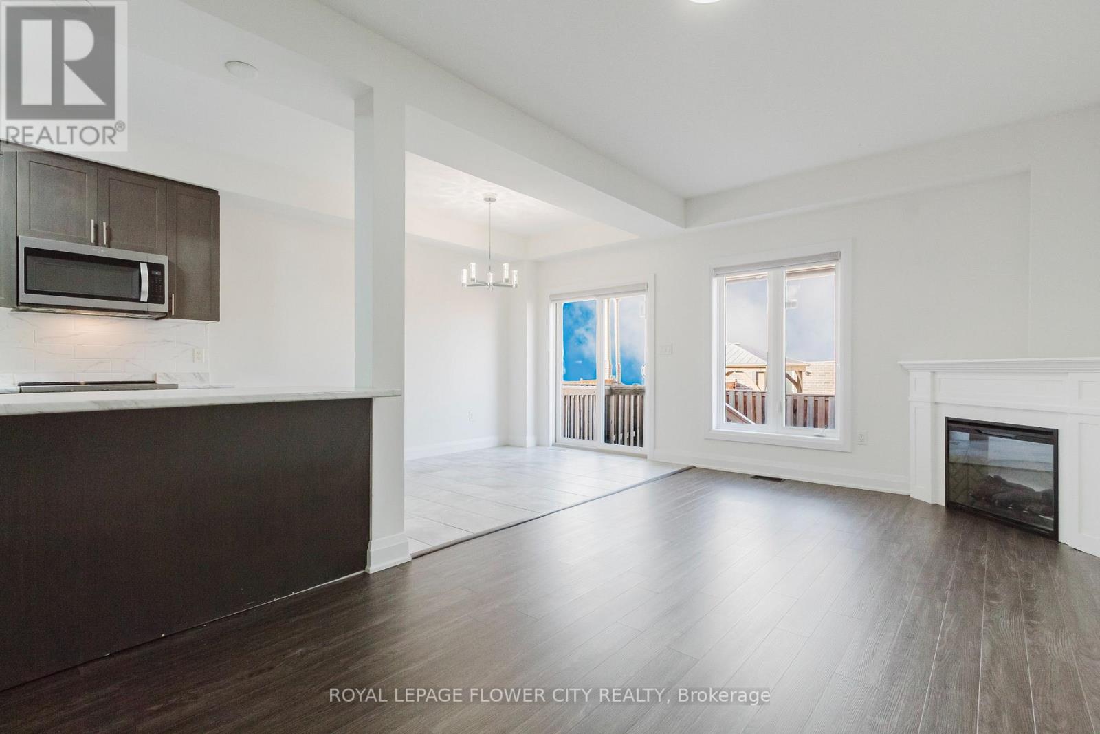 40 Dayman Drive, Hamilton, Ontario  L9K 0J9 - Photo 11 - X12496432