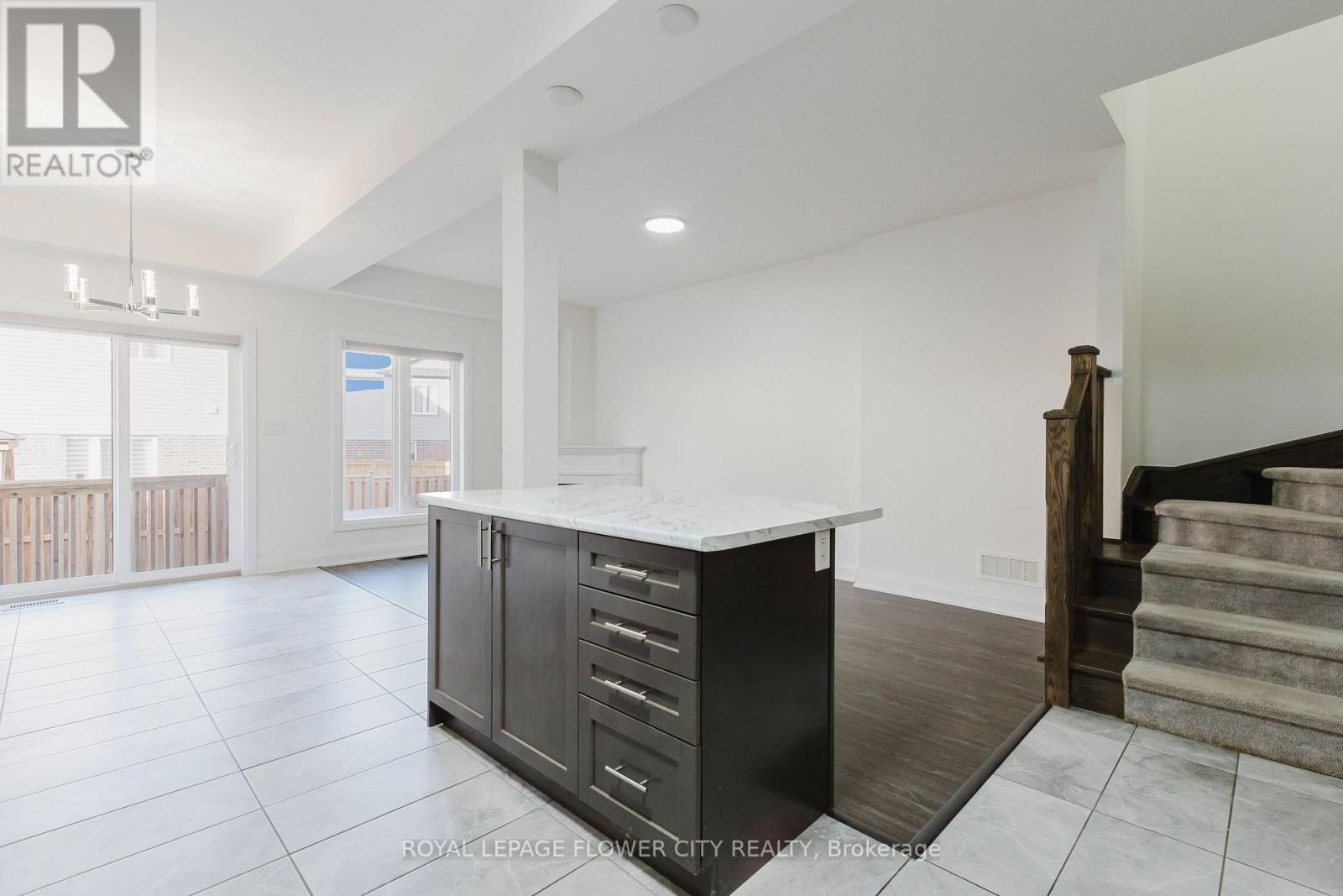 40 Dayman Drive, Hamilton, Ontario  L9K 0J9 - Photo 15 - X12496432