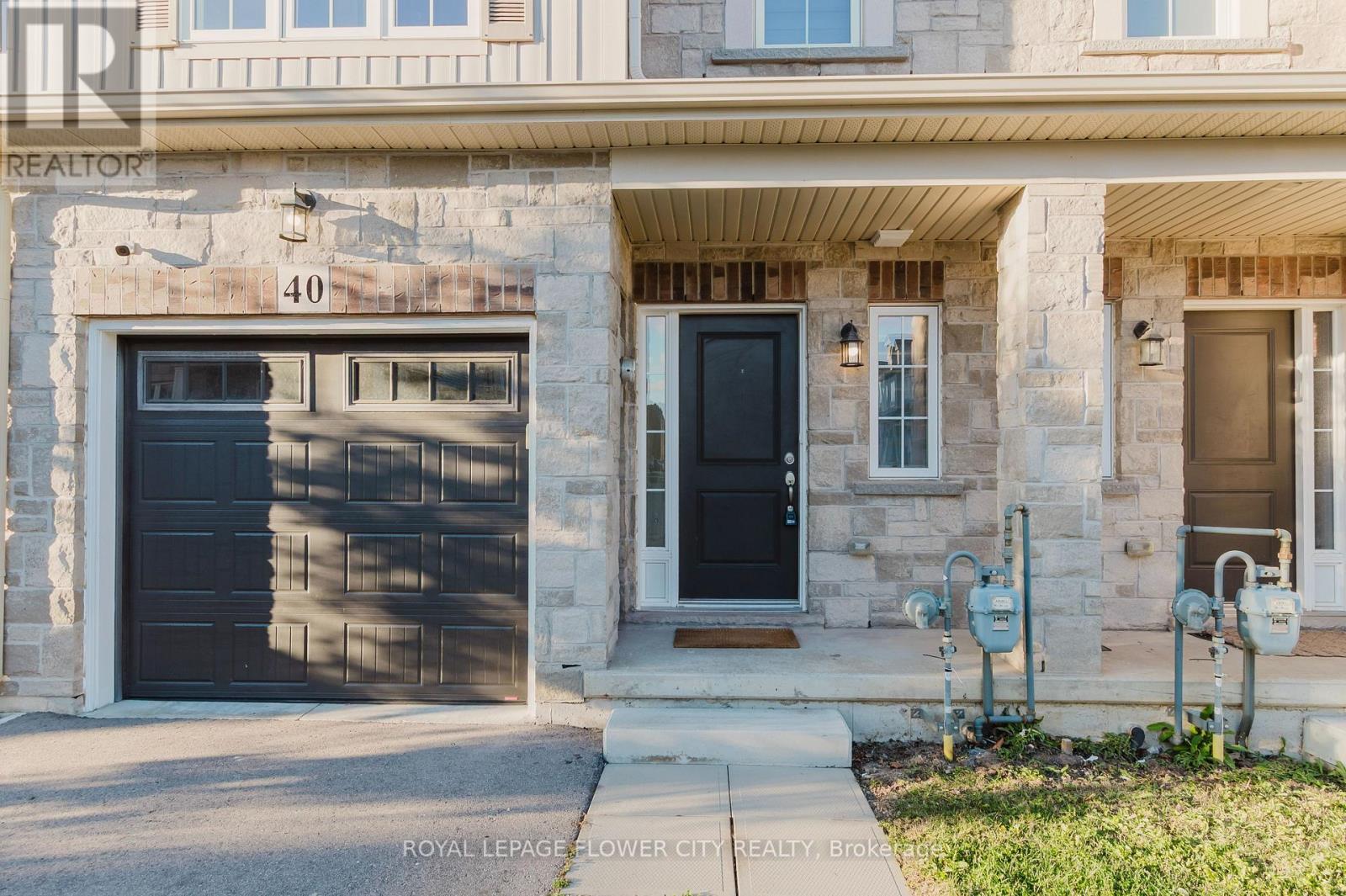 40 Dayman Drive, Hamilton, Ontario  L9K 0J9 - Photo 7 - X12496432