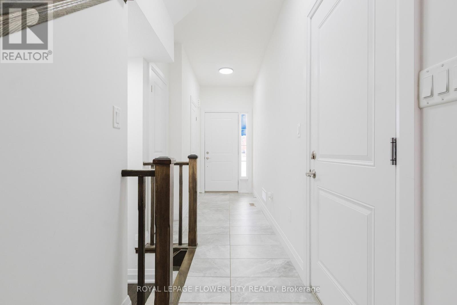 40 Dayman Drive, Hamilton, Ontario  L9K 0J9 - Photo 8 - X12496432