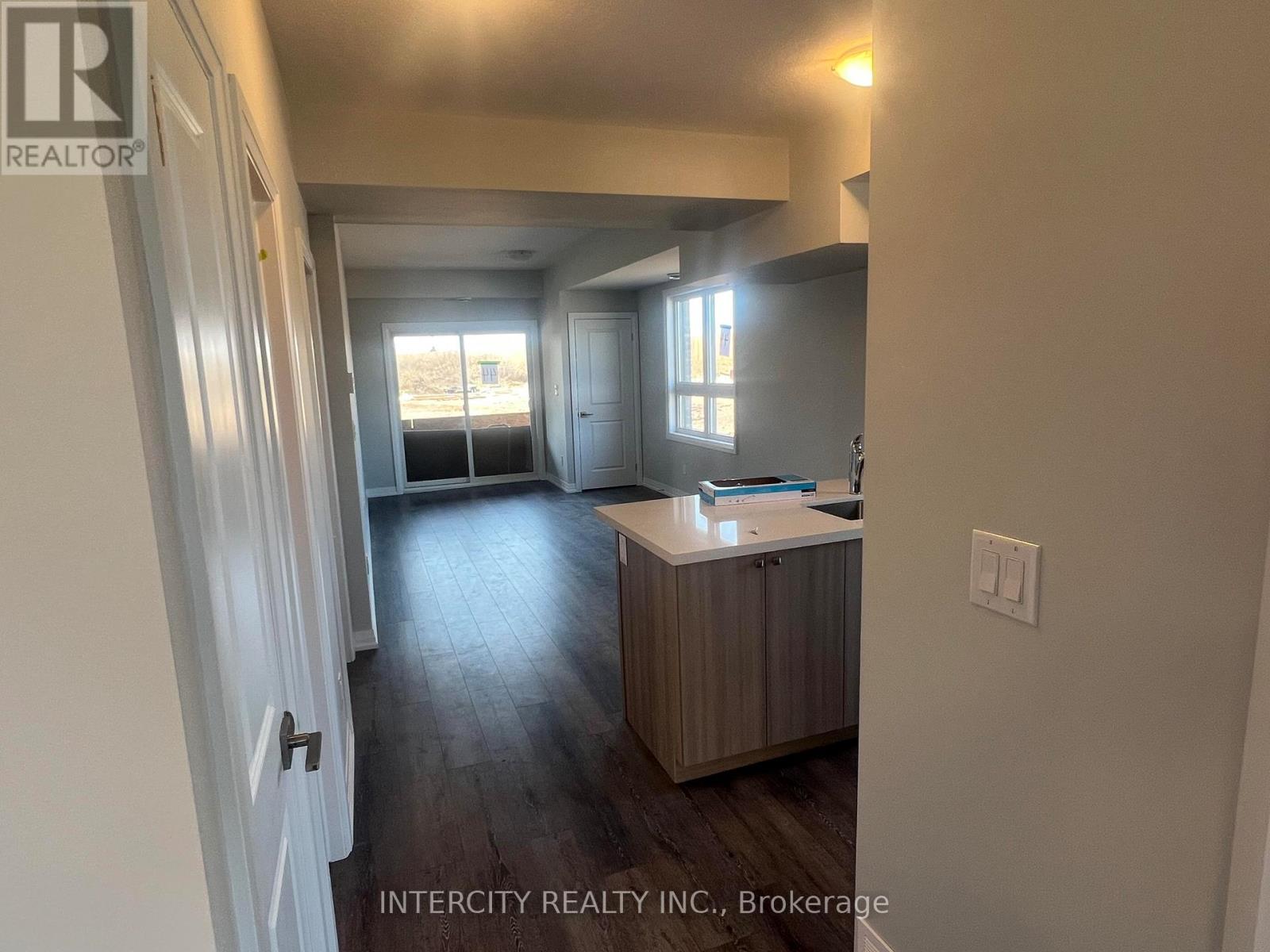 44 - 6705 Cropp Street, Niagara Falls, Ontario  L2E 5J8 - Photo 4 - X12496494