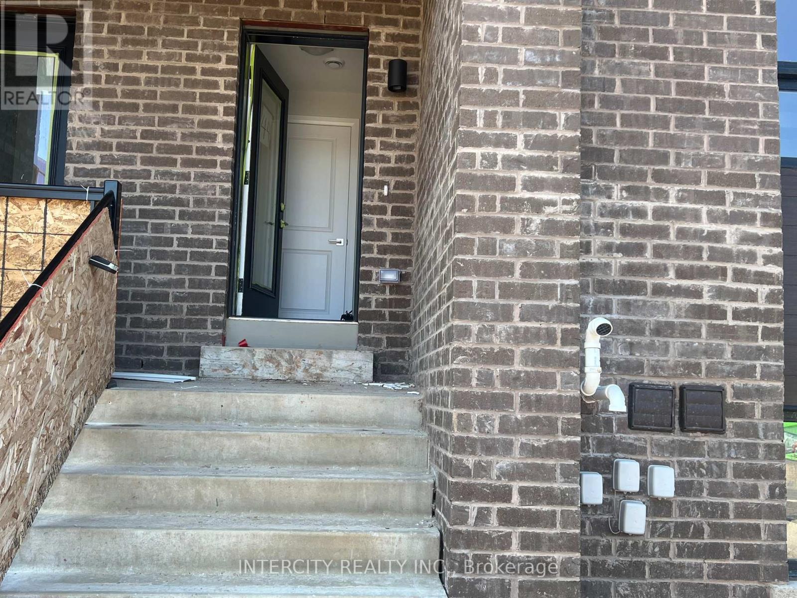 44 - 6705 Cropp Street, Niagara Falls, Ontario  L2E 5J8 - Photo 9 - X12496494