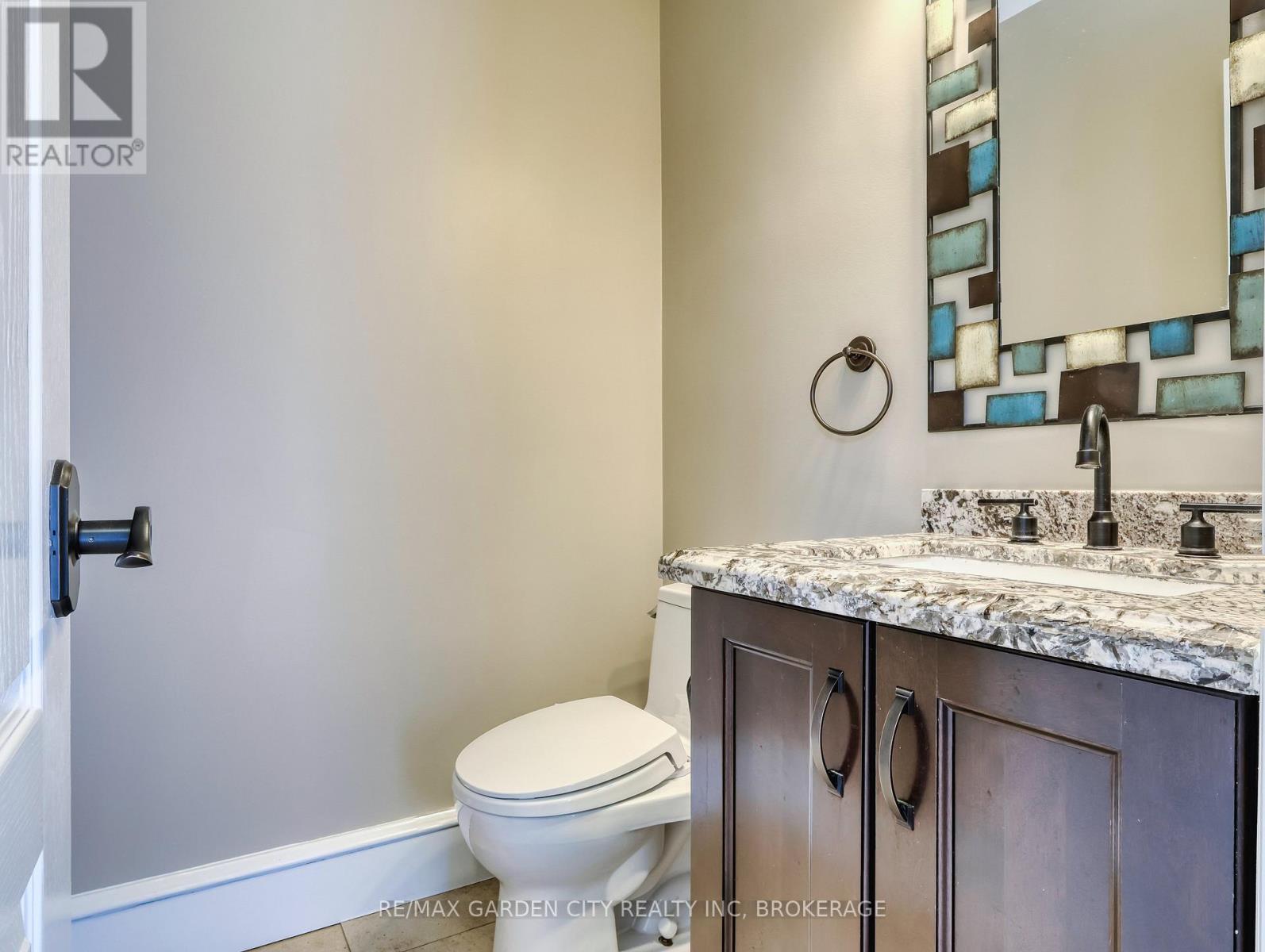 28 Marsdale Drive, St. Catharines, Ontario  L2T 3S3 - Photo 26 - X12496592