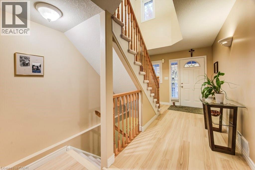 678 Interlaken Drive, Waterloo, Ontario  N2T 2Y5 - Photo 5 - 40784195