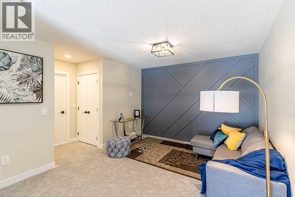 8 Waterford Manor, Chestermere, Alberta  T1X 2T9 - Photo 7 - A2233055