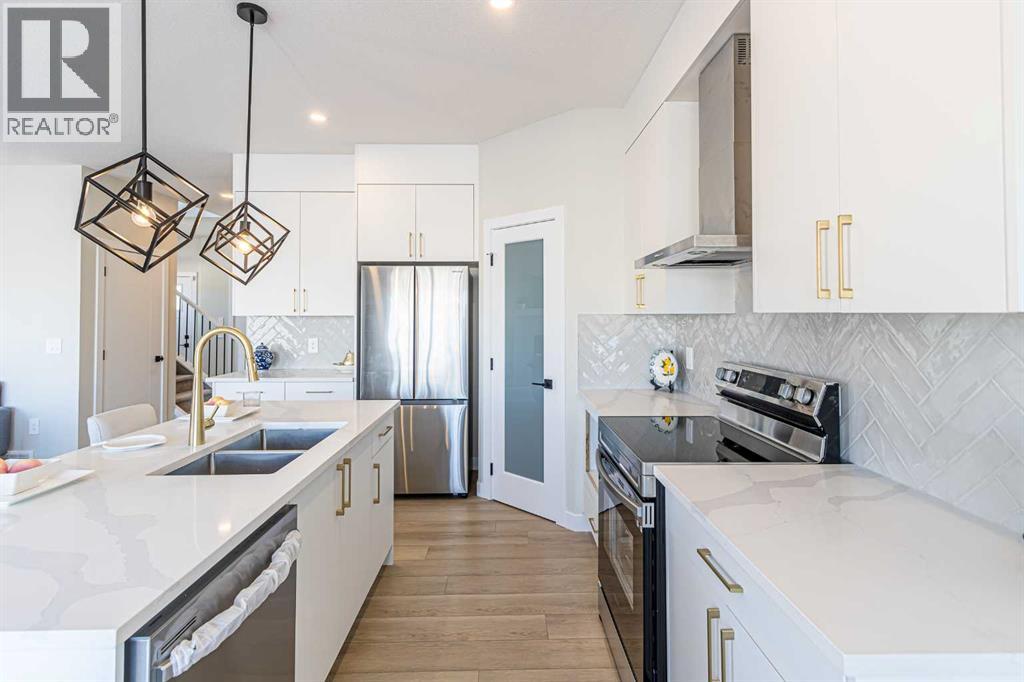 8 Waterford Manor, Chestermere, Alberta  T1X 2T9 - Photo 3 - A2233055