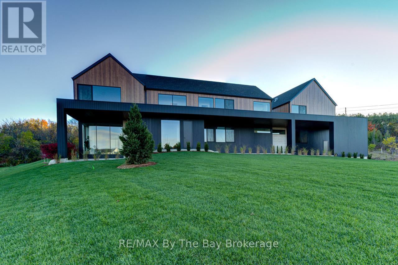 18 RAINTREE COURT, Clearview, Ontario