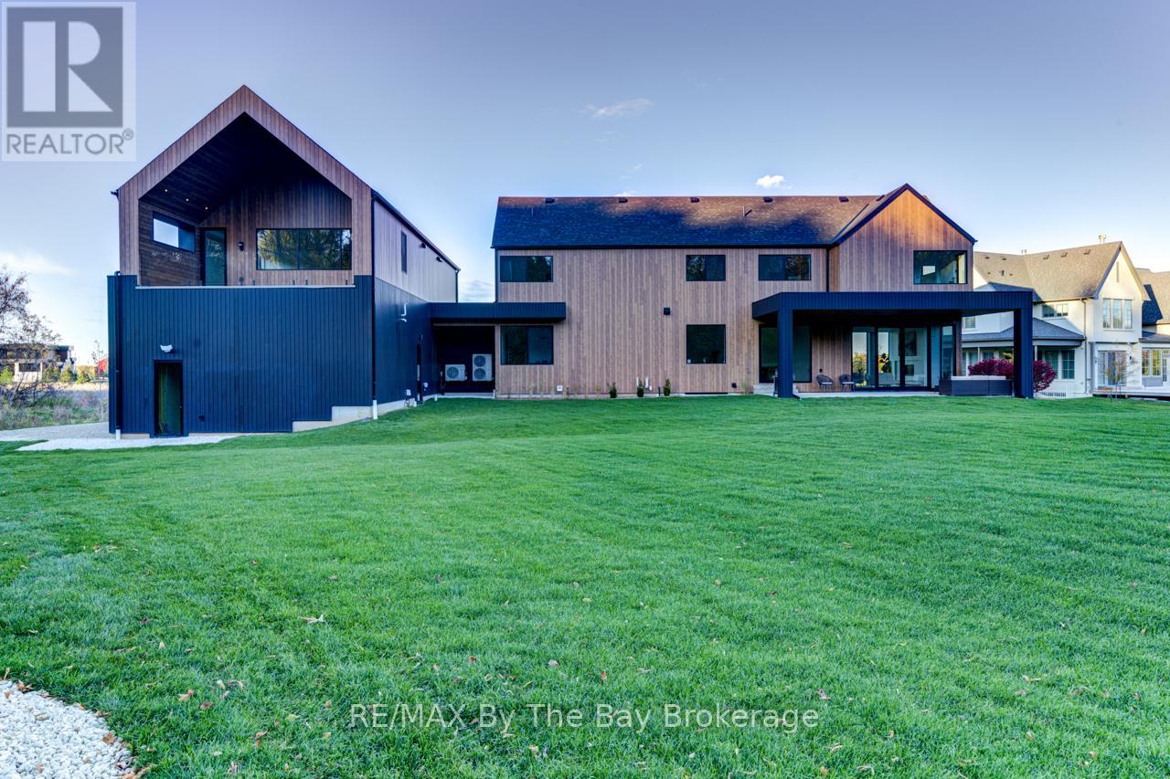 18 Raintree Court, Clearview, Ontario  L9Y 0K2 - Photo 2 - S12496616