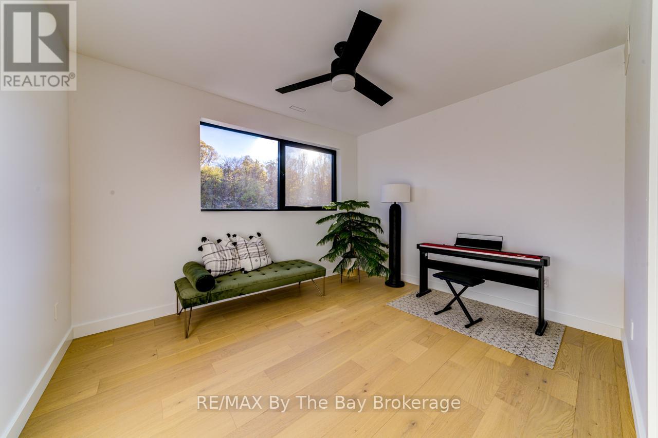 18 Raintree Court, Clearview, Ontario  L9Y 0K2 - Photo 24 - S12496616