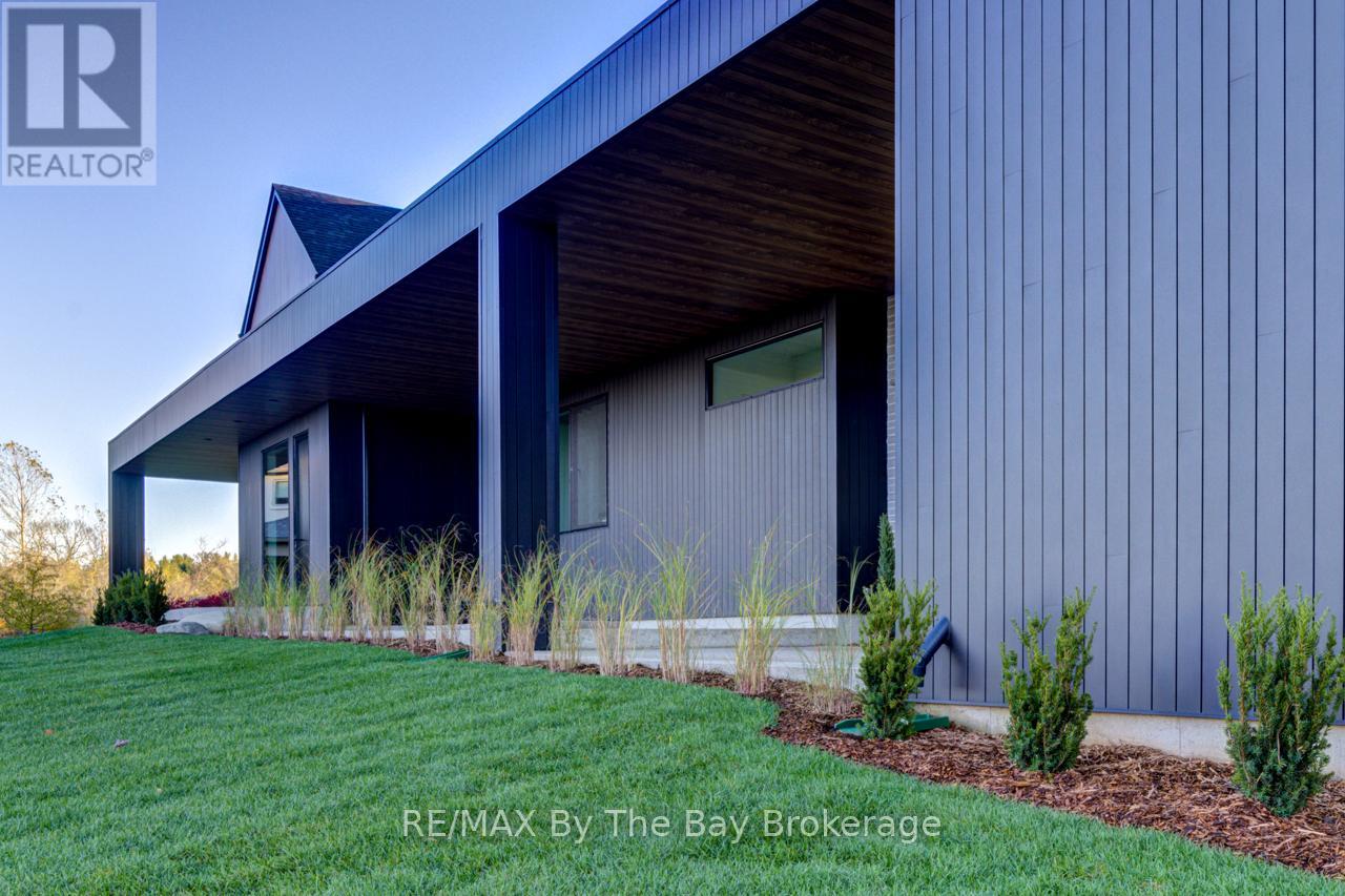 18 Raintree Court, Clearview, Ontario  L9Y 0K2 - Photo 3 - S12496616