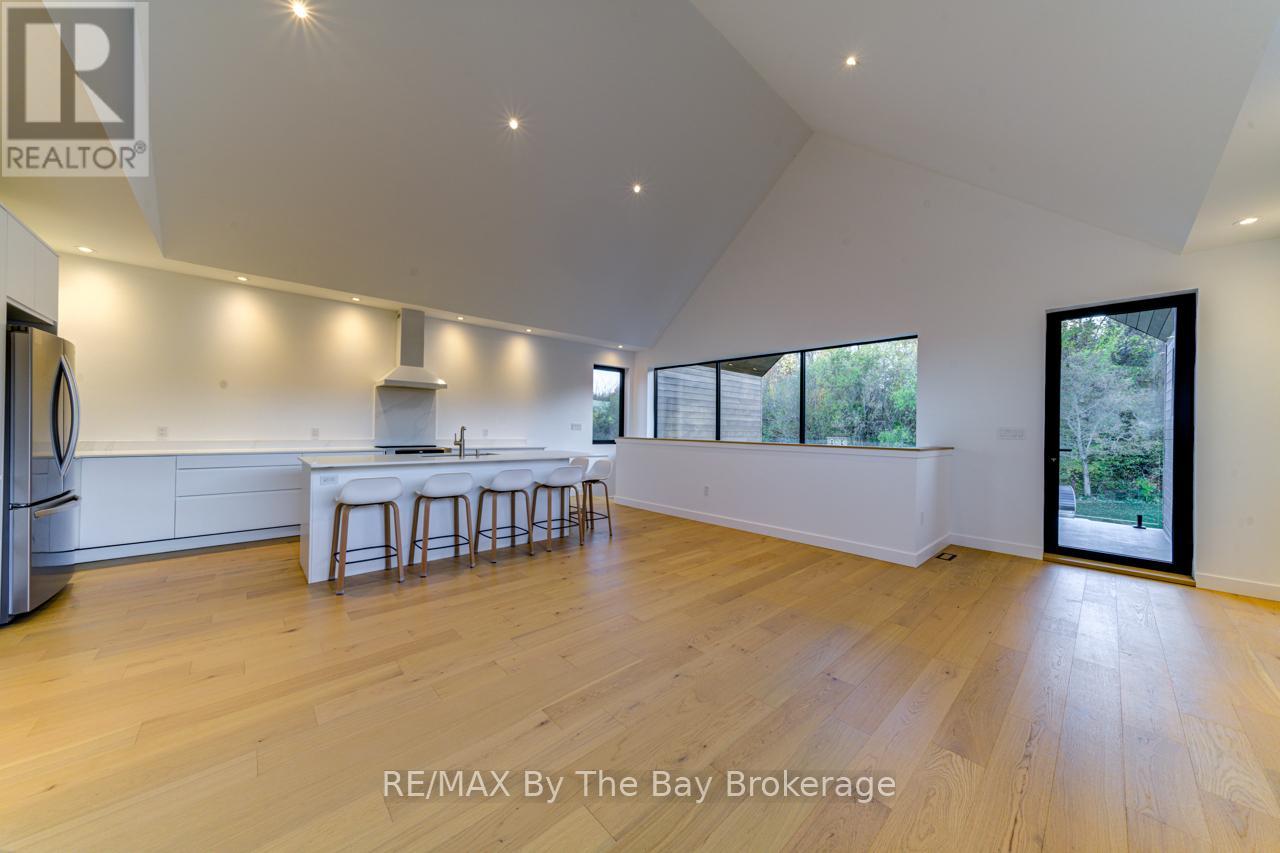 18 Raintree Court, Clearview, Ontario  L9Y 0K2 - Photo 37 - S12496616