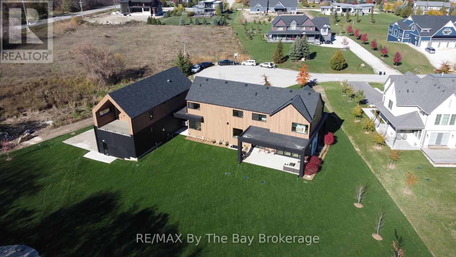 18 Raintree Court, Clearview, Ontario  L9Y 0K2 - Photo 4 - S12496616