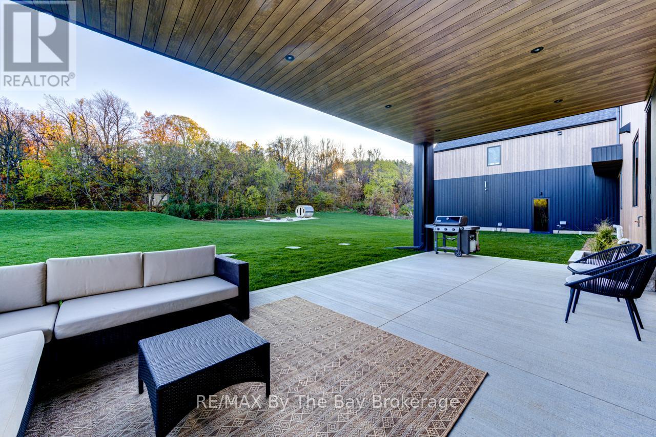 18 Raintree Court, Clearview, Ontario  L9Y 0K2 - Photo 5 - S12496616