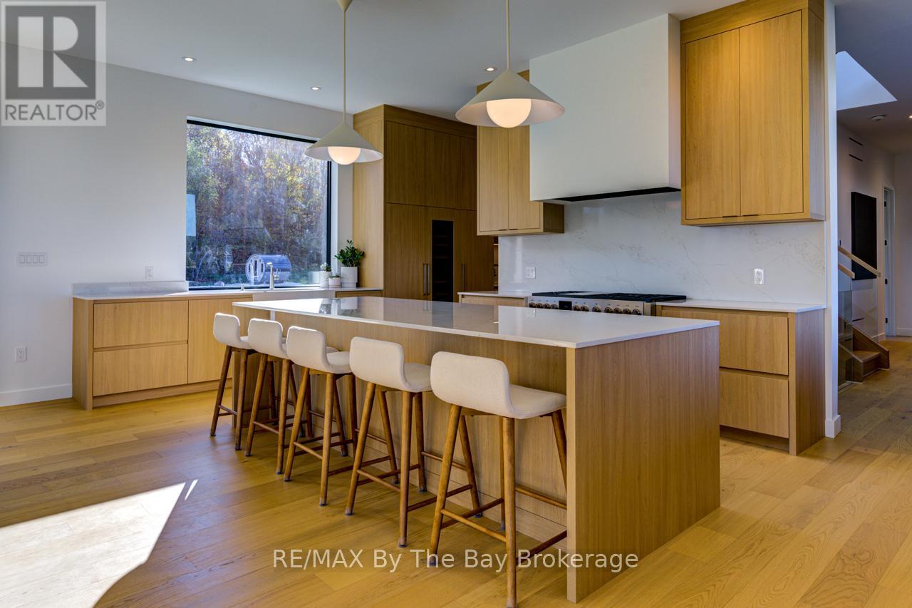 18 Raintree Court, Clearview, Ontario  L9Y 0K2 - Photo 8 - S12496616