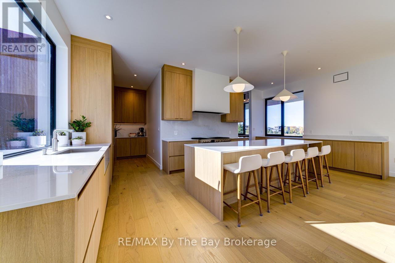 18 Raintree Court, Clearview, Ontario  L9Y 0K2 - Photo 9 - S12496616