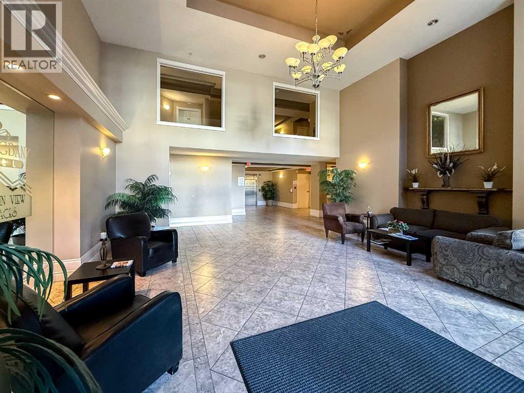 2206, 7451 Springbank Boulevard Sw, Calgary, Alberta  T3H 4K5 - Photo 2 - A2264480