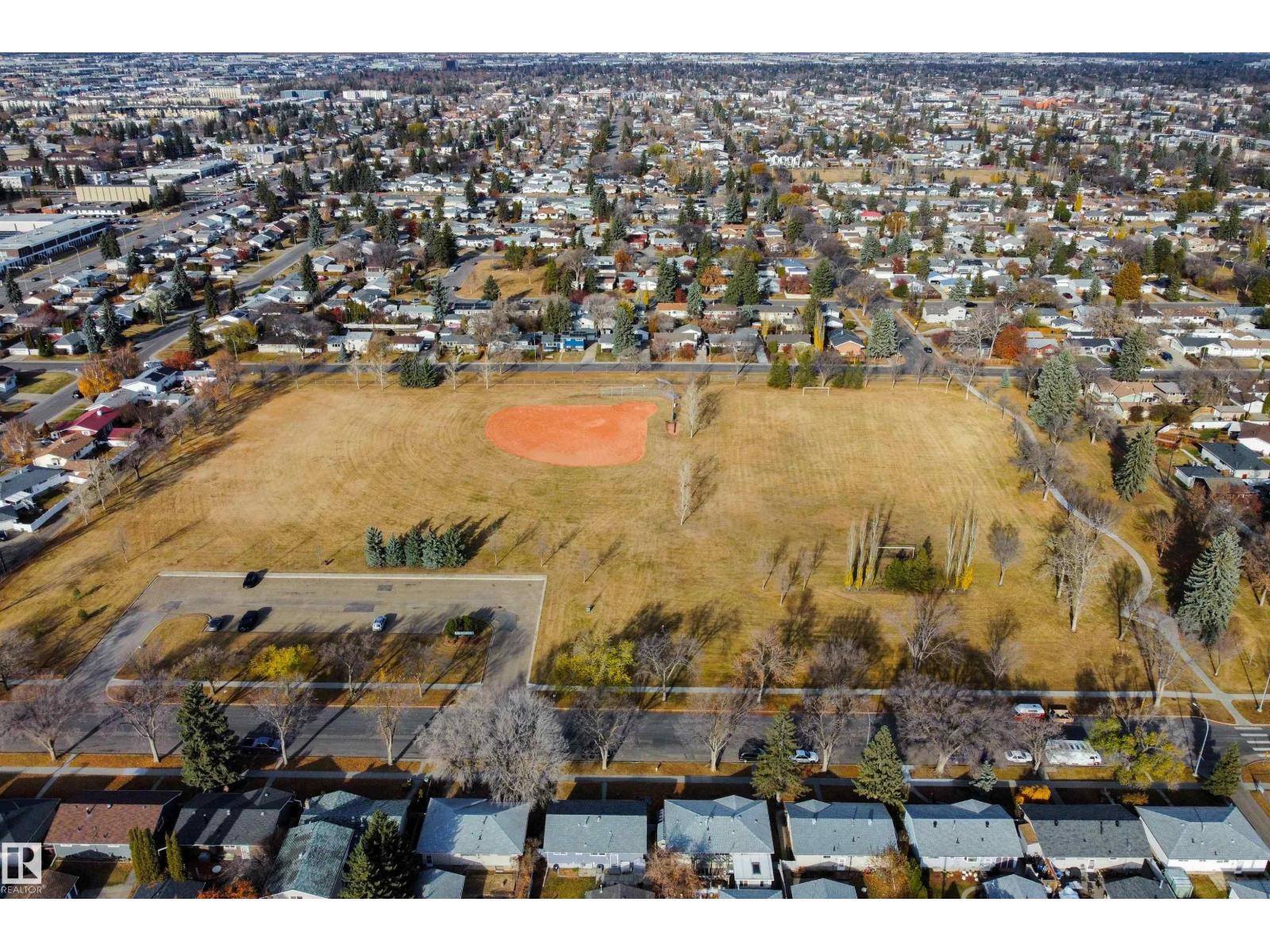 9322 162 St Nw, Edmonton, Alberta  T5R 2M9 - Photo 8 - E4464212