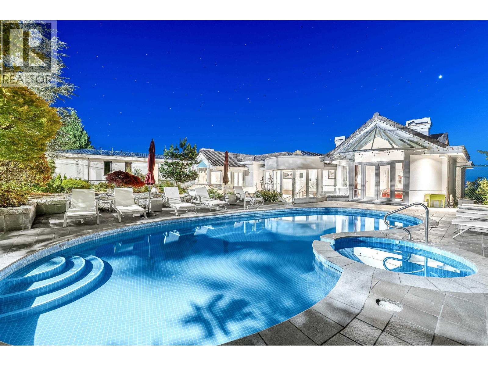 965 King Georges Way, West Vancouver, British Columbia V7S 1S6 - Photo 2 - R3063577