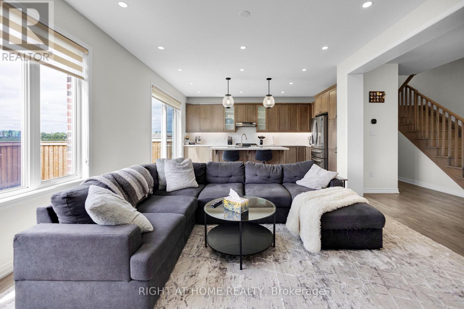 849 Aspen Terrace, Milton, Ontario  L9E 1S2 - Photo 12 - W12434216