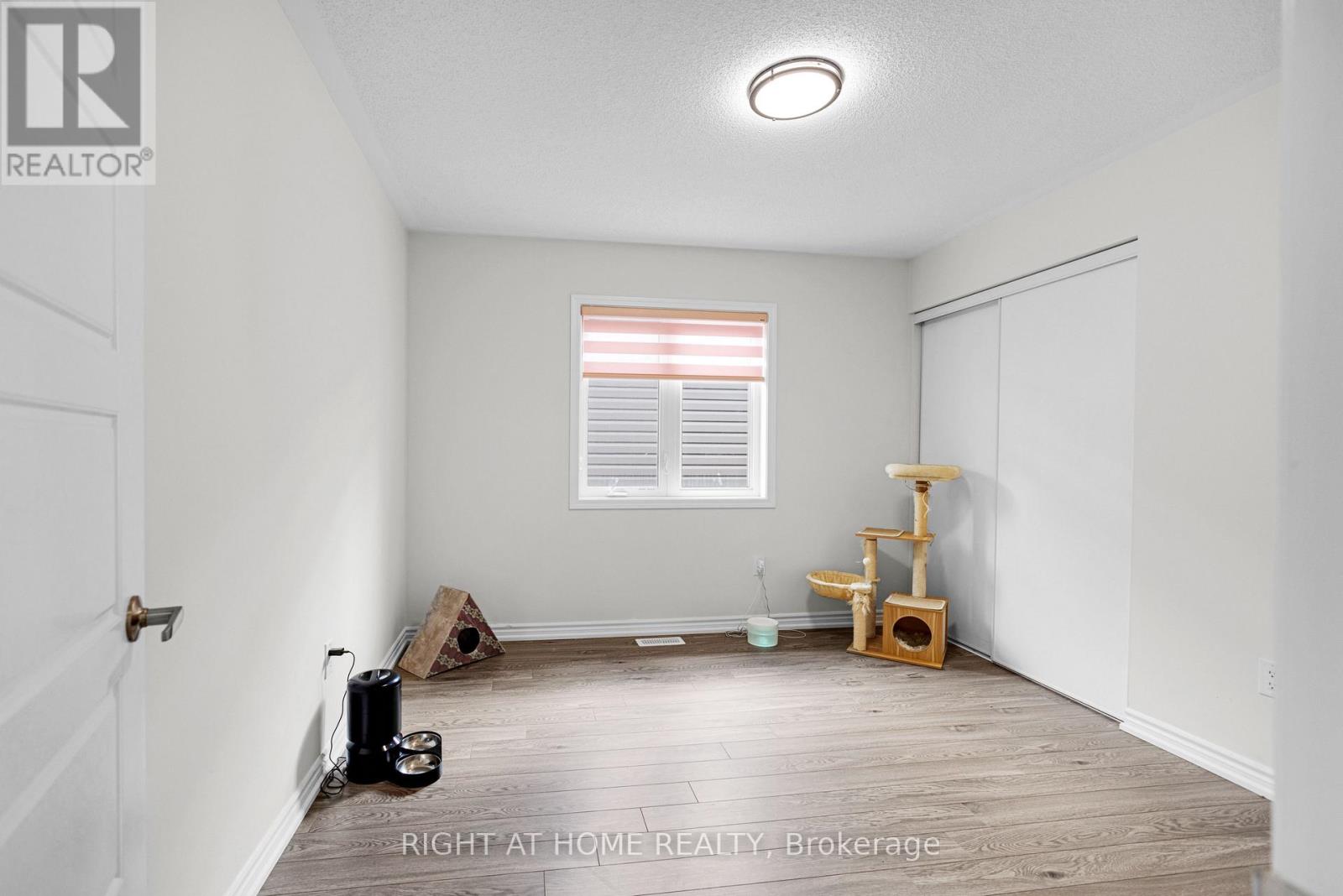 849 Aspen Terrace, Milton, Ontario  L9E 1S2 - Photo 20 - W12434216