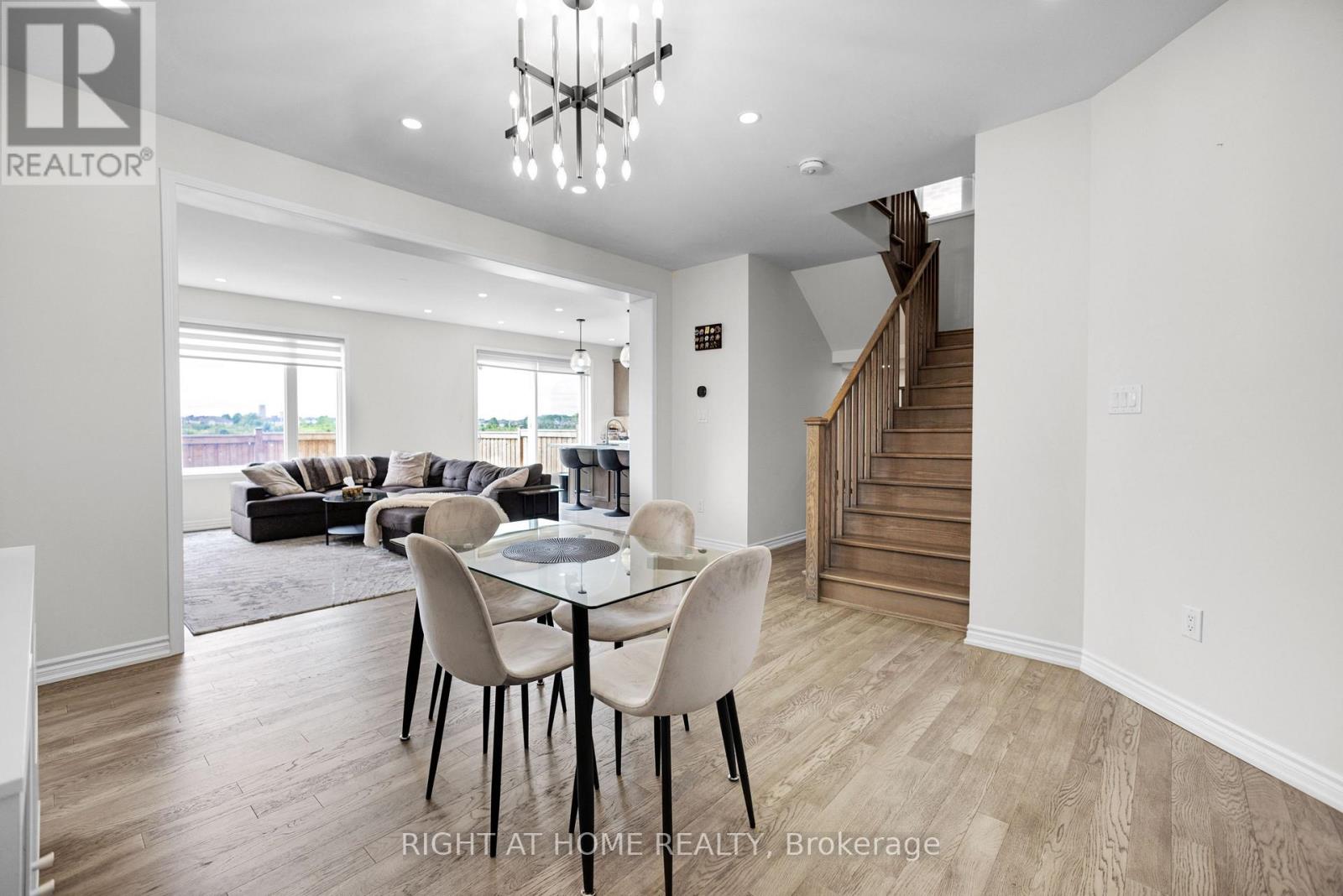 849 Aspen Terrace, Milton, Ontario  L9E 1S2 - Photo 9 - W12434216