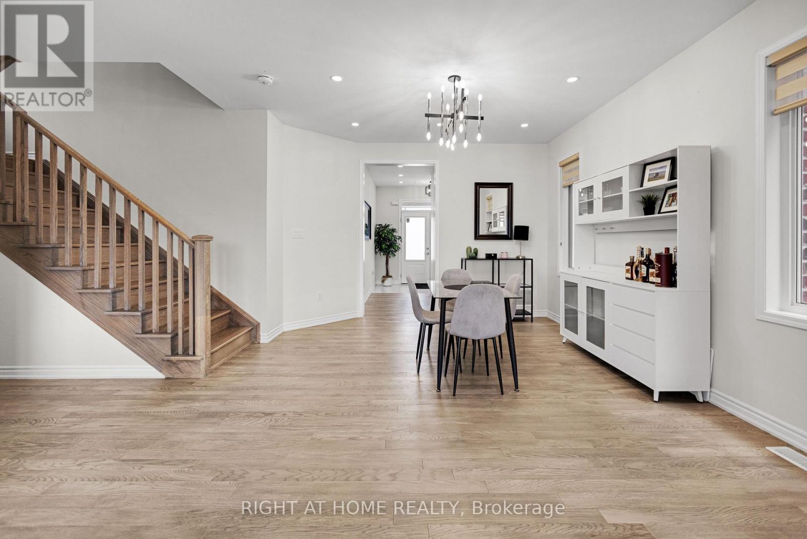 849 Aspen Terrace, Milton, Ontario  L9E 1S2 - Photo 10 - W12434216