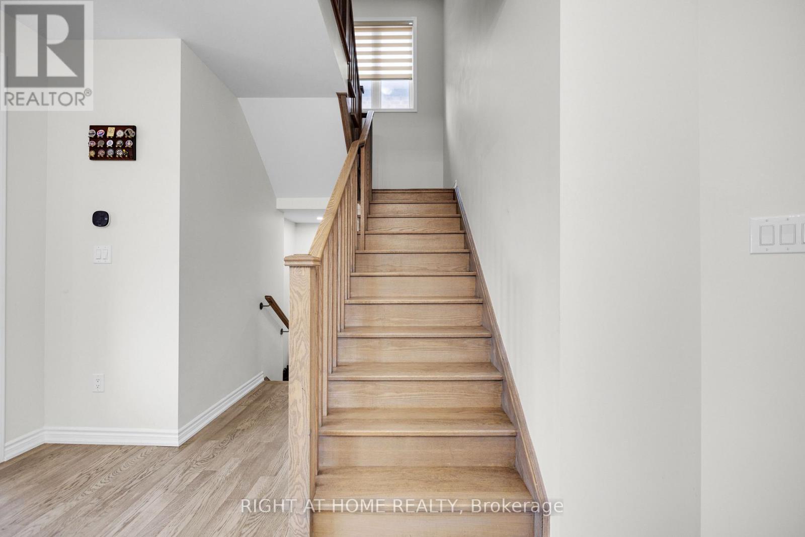 849 Aspen Terrace, Milton, Ontario  L9E 1S2 - Photo 17 - W12434216