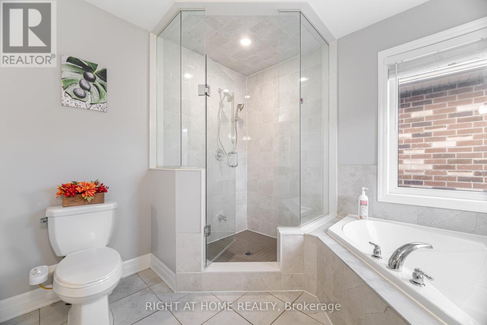 1190 Mceachern Court, Milton, Ontario  L9E 1E5 - Photo 33 - W12441397